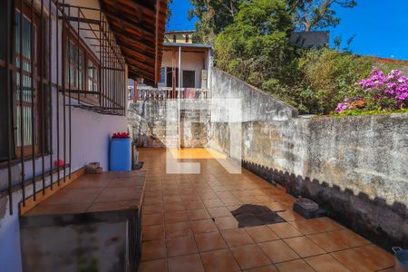 Casa à venda com 378m², 4 quartos e 2 vagasQuintal