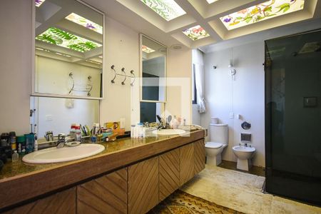 Apartamento à venda com 500m², 4 quartos e 3 vagas Apartamento à venda com 500m², 4 quartos e 3 vagasBanheiro suíte 4