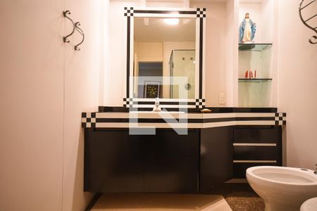 Apartamento à venda com 500m², 4 quartos e 3 vagas Apartamento à venda com 500m², 4 quartos e 3 vagasBanheiro suíte 1