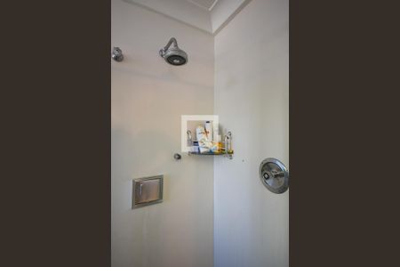 Apartamento à venda com 500m², 4 quartos e 3 vagas Apartamento à venda com 500m², 4 quartos e 3 vagasChuveiro do banheiro da suíte 4