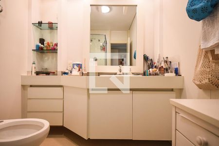 Apartamento à venda com 500m², 4 quartos e 3 vagas Apartamento à venda com 500m², 4 quartos e 3 vagasBanheiro suíte 3