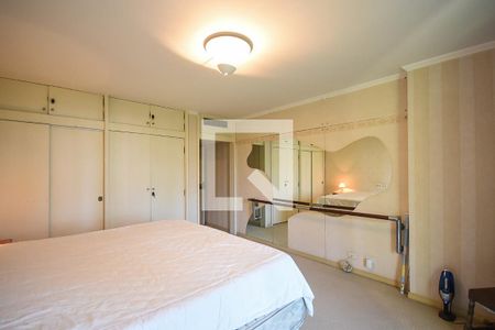 Apartamento à venda com 500m², 4 quartos e 3 vagas Apartamento à venda com 500m², 4 quartos e 3 vagasSuíte 2