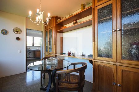 Apartamento à venda com 500m², 4 quartos e 3 vagas Apartamento à venda com 500m², 4 quartos e 3 vagasCopa