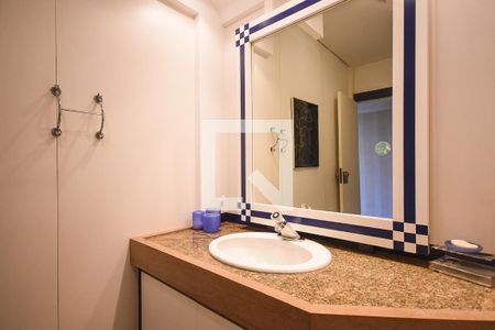 Apartamento à venda com 500m², 4 quartos e 3 vagas Apartamento à venda com 500m², 4 quartos e 3 vagasBanheiro suíte 2