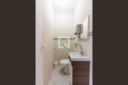 Casa à venda com 277m², 4 quartos e 7 vagas Casa à venda com 277m², 4 quartos e 7 vagasBanheiro de Serviço