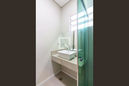 Casa à venda com 277m², 4 quartos e 7 vagas Casa à venda com 277m², 4 quartos e 7 vagasBanheiro