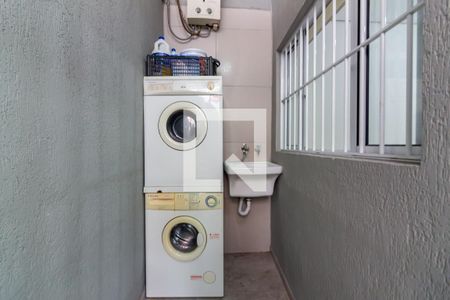 Casa à venda com 277m², 4 quartos e 7 vagas Casa à venda com 277m², 4 quartos e 7 vagasÁrea de Serviço