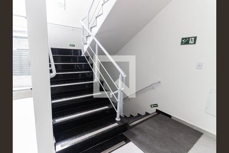 Apartamento à venda com 48m², 2 quartos e 1 vaga Apartamento à venda com 48m², 2 quartos e 1 vagaÁrea comum - Escadas