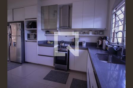Casa à venda com 400m², 5 quartos e 3 vagas Casa à venda com 400m², 5 quartos e 3 vagasCozinha - 1 andar