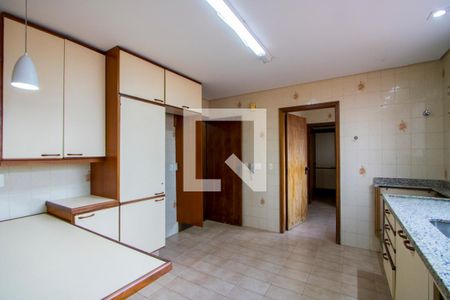 Apartamento à venda com 159m², 3 quartos e 2 vagas Apartamento à venda com 159m², 3 quartos e 2 vagasCozinha