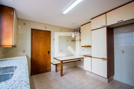 Apartamento à venda com 159m², 3 quartos e 2 vagas Apartamento à venda com 159m², 3 quartos e 2 vagasCozinha