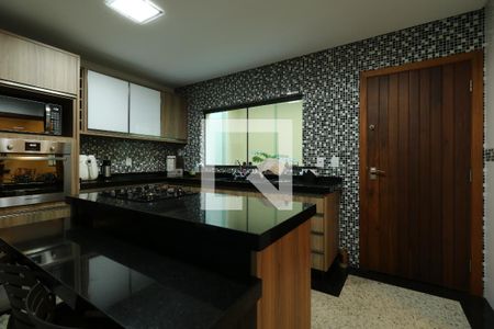 Casa à venda com 248m², 3 quartos e 4 vagasCozinha