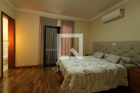 Casa à venda com 248m², 3 quartos e 4 vagasSuite Principal