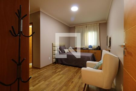 Casa à venda com 248m², 3 quartos e 4 vagasSuite 2