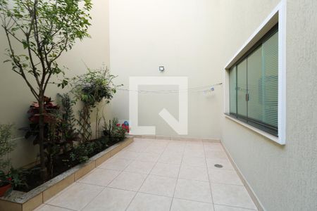 Casa à venda com 248m², 3 quartos e 4 vagasQuintal
