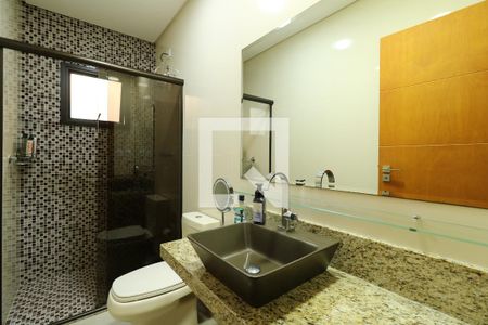 Casa à venda com 248m², 3 quartos e 4 vagasBanheiro da Suite 2