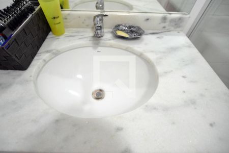 Casa à venda com 234m², 3 quartos e 2 vagasBanheiro