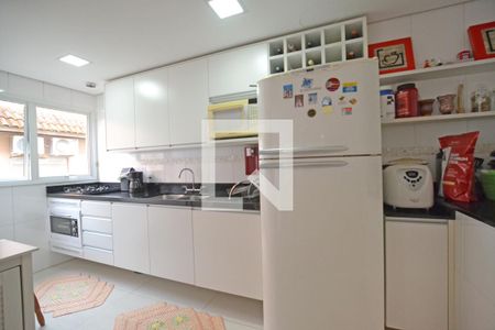 Casa à venda com 234m², 3 quartos e 2 vagasCozinha