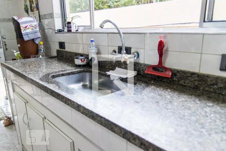 Casa à venda com 250m², 3 quartos e 2 vagas Casa à venda com 250m², 3 quartos e 2 vagasPia