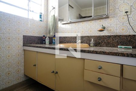 Casa à venda com 380m², 5 quartos e 3 vagasBanheiro 2