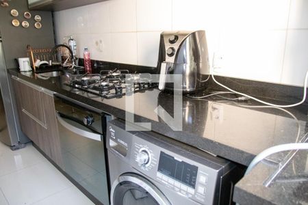 Apartamento à venda com 48m², 2 quartos e 1 vaga Apartamento à venda com 48m², 2 quartos e 1 vagaCozinha e Área de Serviço