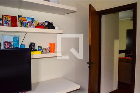 Casa à venda com 310m², 4 quartos e 4 vagas Casa à venda com 310m², 4 quartos e 4 vagasQuarto 2