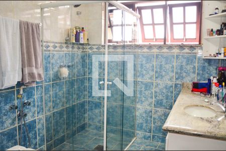Casa à venda com 310m², 4 quartos e 4 vagas Casa à venda com 310m², 4 quartos e 4 vagasBanheiro