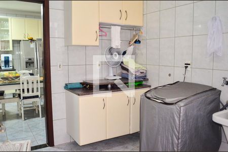 Casa à venda com 310m², 4 quartos e 4 vagas Casa à venda com 310m², 4 quartos e 4 vagasÁrea de Serviço