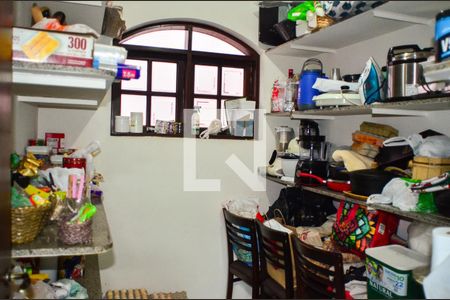 Casa à venda com 310m², 4 quartos e 4 vagas Casa à venda com 310m², 4 quartos e 4 vagasDespensa