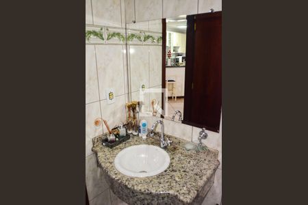 Casa à venda com 310m², 4 quartos e 4 vagas Casa à venda com 310m², 4 quartos e 4 vagasBanheiro