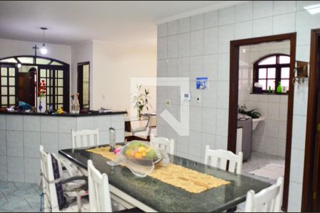 Casa à venda com 310m², 4 quartos e 4 vagas Casa à venda com 310m², 4 quartos e 4 vagasCozinha