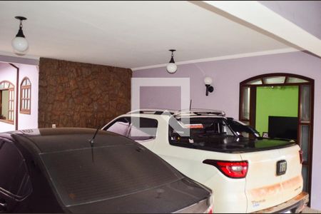 Casa à venda com 310m², 4 quartos e 4 vagas Casa à venda com 310m², 4 quartos e 4 vagasÁrea comum