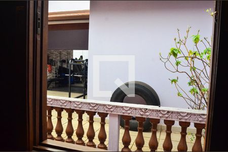 Casa à venda com 310m², 4 quartos e 4 vagas Casa à venda com 310m², 4 quartos e 4 vagasVaranda