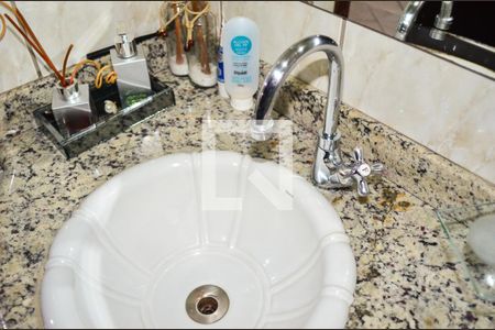 Casa à venda com 310m², 4 quartos e 4 vagas Casa à venda com 310m², 4 quartos e 4 vagasBanheiro