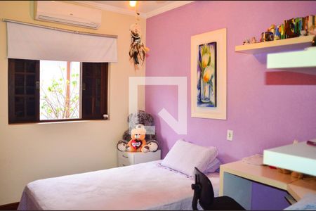 Casa à venda com 310m², 4 quartos e 4 vagas Casa à venda com 310m², 4 quartos e 4 vagasQuarto 1
