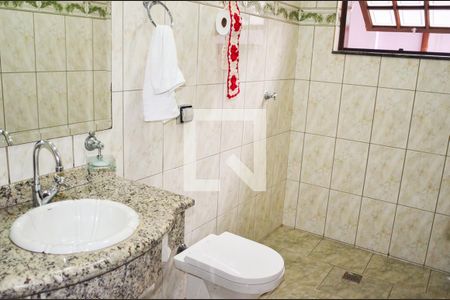 Casa à venda com 310m², 4 quartos e 4 vagas Casa à venda com 310m², 4 quartos e 4 vagasBanheiro
