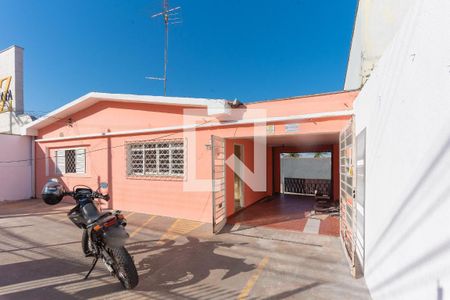 Casa à venda com 358m², 2 quartos e 10 vagas Casa à venda com 358m², 2 quartos e 10 vagasFachada