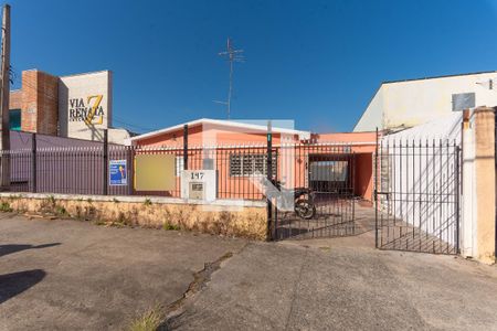 Casa à venda com 358m², 2 quartos e 10 vagas Casa à venda com 358m², 2 quartos e 10 vagasFachada