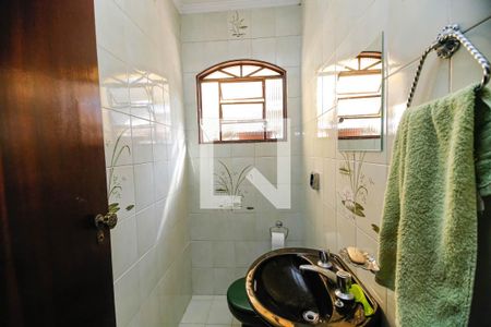 Casa à venda com 210m², 3 quartos e 10 vagas Casa à venda com 210m², 3 quartos e 10 vagasLavabo