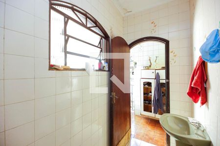 Casa à venda com 210m², 3 quartos e 10 vagas Casa à venda com 210m², 3 quartos e 10 vagasBanheiro 2