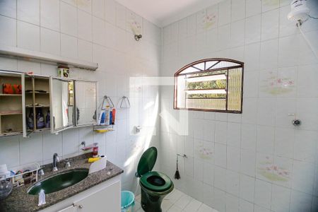 Casa à venda com 210m², 3 quartos e 10 vagas Casa à venda com 210m², 3 quartos e 10 vagasBanheiro