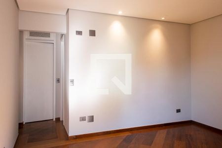 Apartamento à venda com 210m², 4 quartos e 3 vagas Apartamento à venda com 210m², 4 quartos e 3 vagasQuarto 4