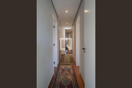 Apartamento à venda com 210m², 4 quartos e 3 vagas Apartamento à venda com 210m², 4 quartos e 3 vagasCorredor