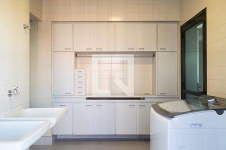 Apartamento à venda com 210m², 4 quartos e 3 vagas Apartamento à venda com 210m², 4 quartos e 3 vagasÁrea de Serviço