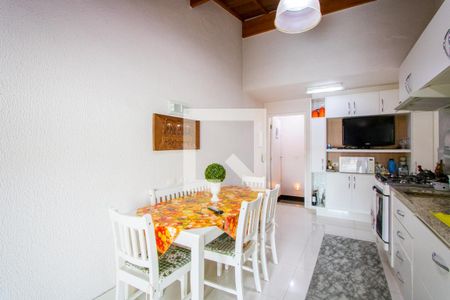 Apartamento à venda com 200m², 3 quartos e 2 vagas Apartamento à venda com 200m², 3 quartos e 2 vagasCozinha