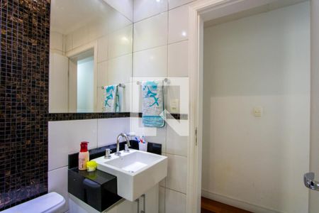 Apartamento à venda com 200m², 3 quartos e 2 vagas Apartamento à venda com 200m², 3 quartos e 2 vagasBanheiro social