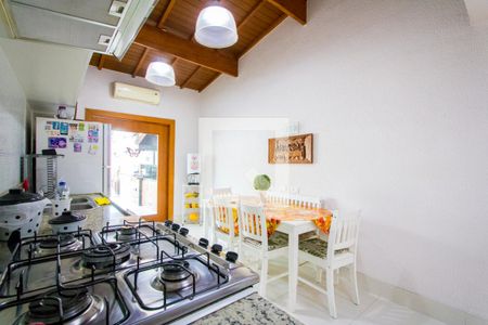 Apartamento à venda com 200m², 3 quartos e 2 vagas Apartamento à venda com 200m², 3 quartos e 2 vagasCozinha