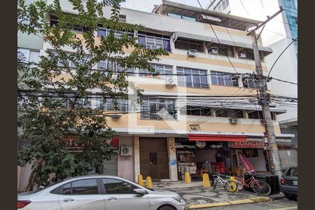 Apartamento à venda com 180m², 4 quartos e 1 vaga Apartamento à venda com 180m², 4 quartos e 1 vagaFachada e portaria