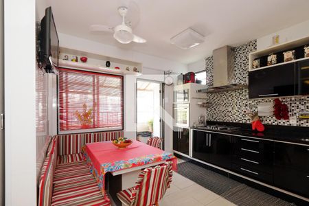 Apartamento à venda com 180m², 4 quartos e 1 vaga Apartamento à venda com 180m², 4 quartos e 1 vagaCozinha