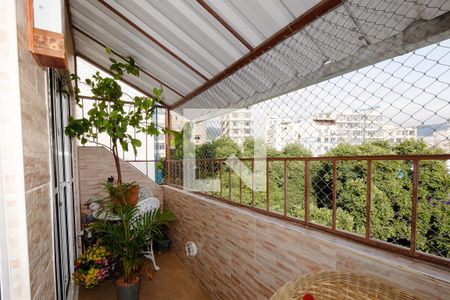 Apartamento à venda com 180m², 4 quartos e 1 vaga Apartamento à venda com 180m², 4 quartos e 1 vagaVaranda da Sala